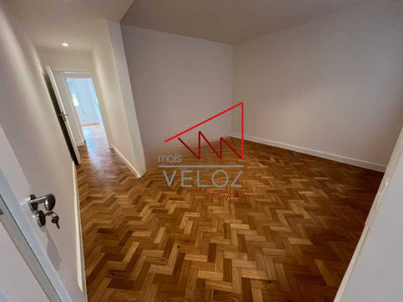 Apartamento à venda com 3 quartos, 230m² - Foto 13