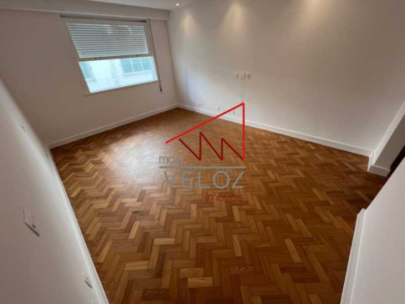 Apartamento à venda com 3 quartos, 230m² - Foto 14