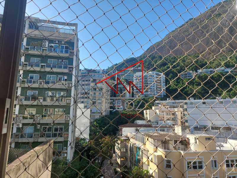 Apartamento à venda com 3 quartos, 80m² - Foto 2