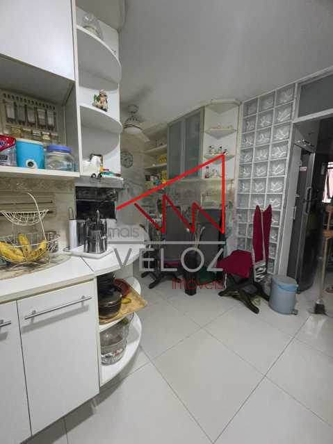 Apartamento à venda com 3 quartos, 140m² - Foto 18