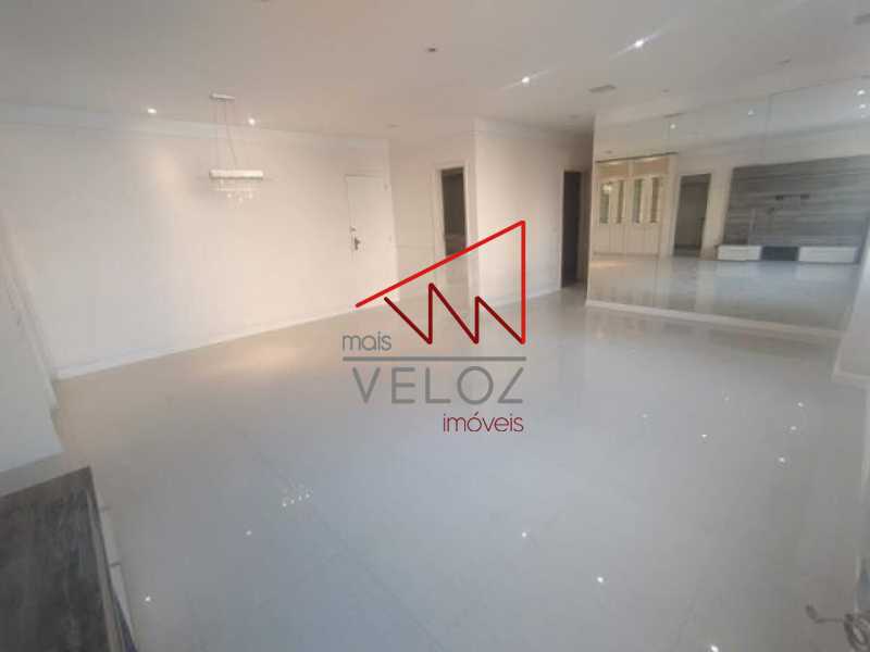 Apartamento à venda com 3 quartos, 134m² - Foto 2