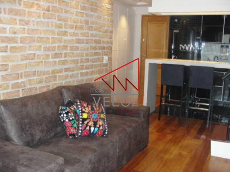 Apartamento à venda com 1 quarto, 102m² - Foto 2