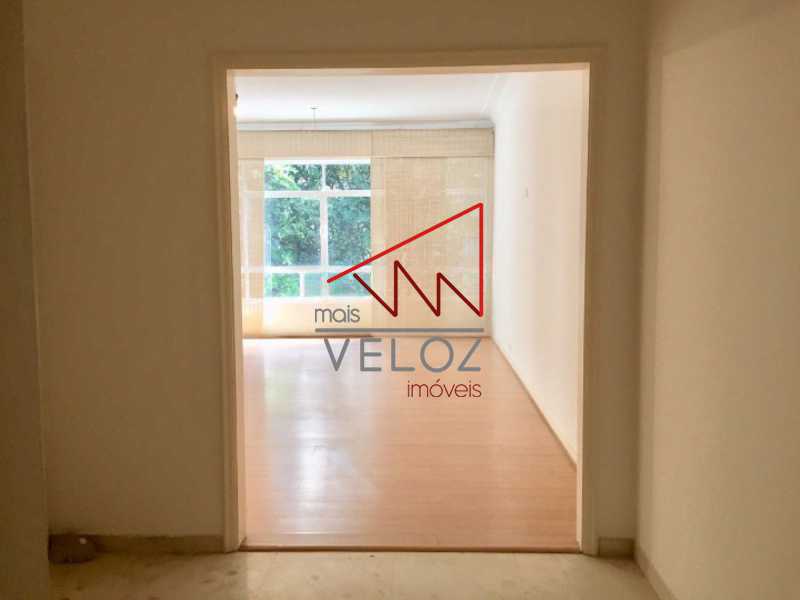 Apartamento à venda com 4 quartos, 240m² - Foto 11