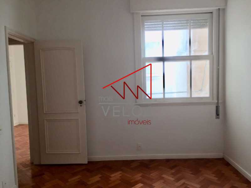 Apartamento à venda com 4 quartos, 240m² - Foto 12