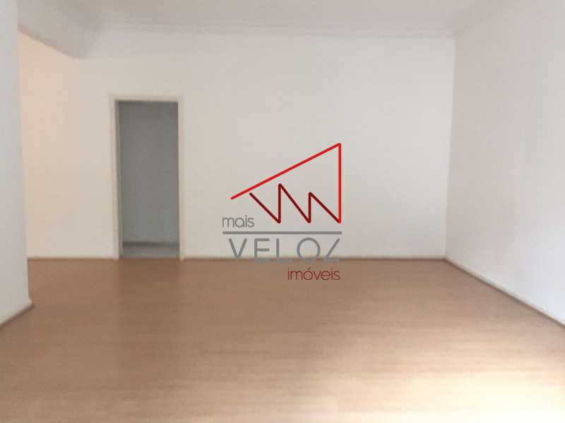 Apartamento à venda com 4 quartos, 240m² - Foto 4