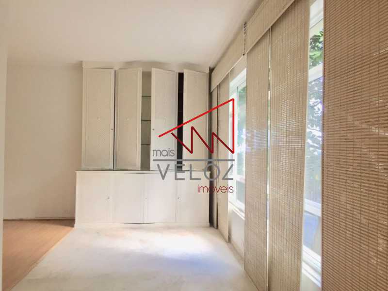 Apartamento à venda com 4 quartos, 240m² - Foto 3