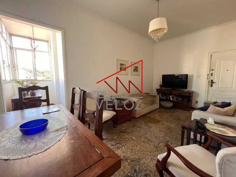 Apartamento à venda com 2 quartos, 61m² - Foto 2