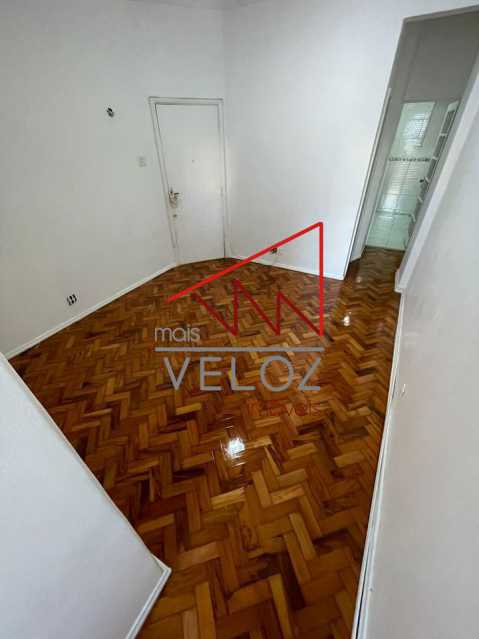 Apartamento à venda com 1 quarto, 40m² - Foto 5