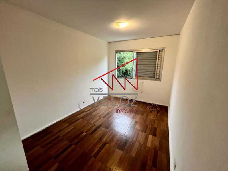 Apartamento à venda com 3 quartos, 94m² - Foto 4