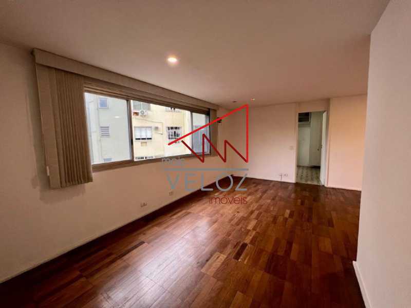 Apartamento à venda com 3 quartos, 94m² - Foto 3