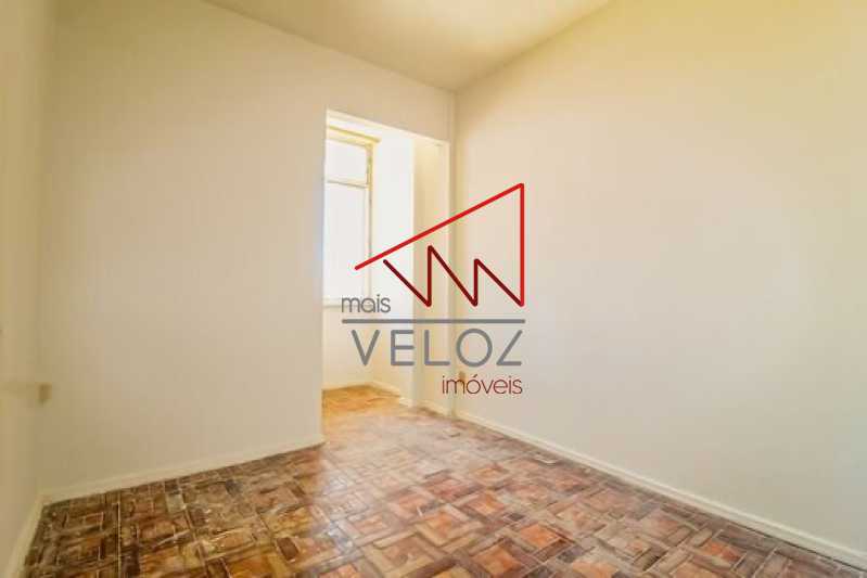 Apartamento à venda com 2 quartos, 65m² - Foto 2