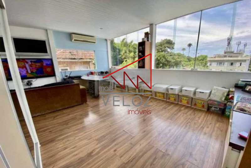 Casa à venda com 4 quartos, 370m² - Foto 4