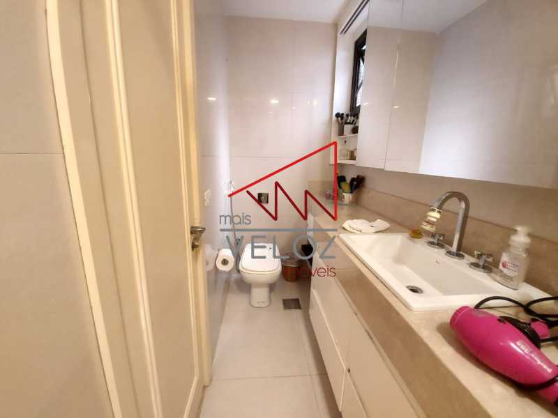 Apartamento à venda com 4 quartos, 232m² - Foto 9