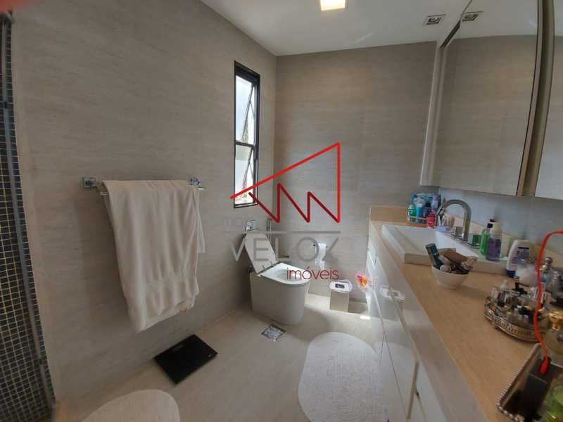 Apartamento à venda com 4 quartos, 232m² - Foto 14