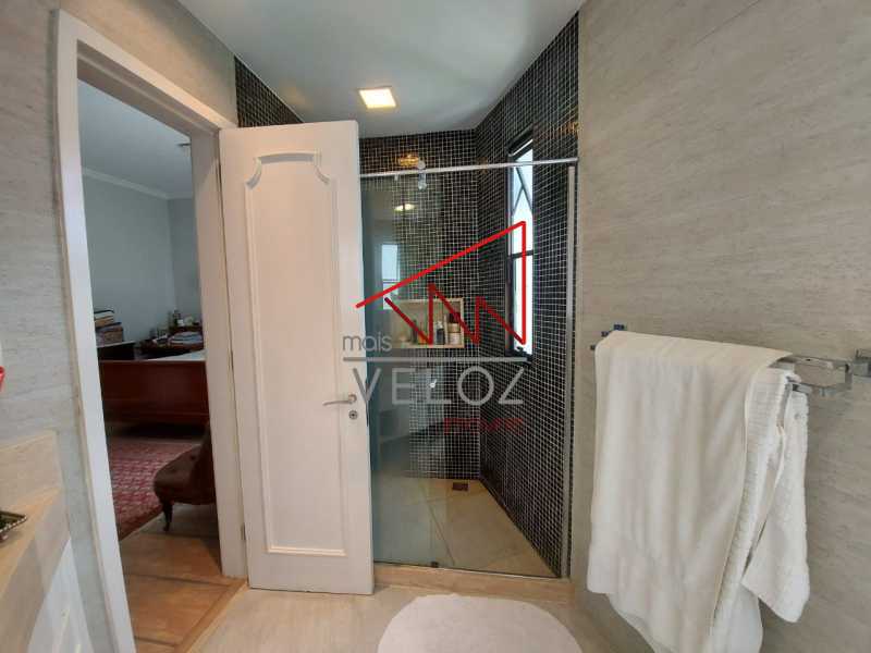 Apartamento à venda com 4 quartos, 232m² - Foto 15