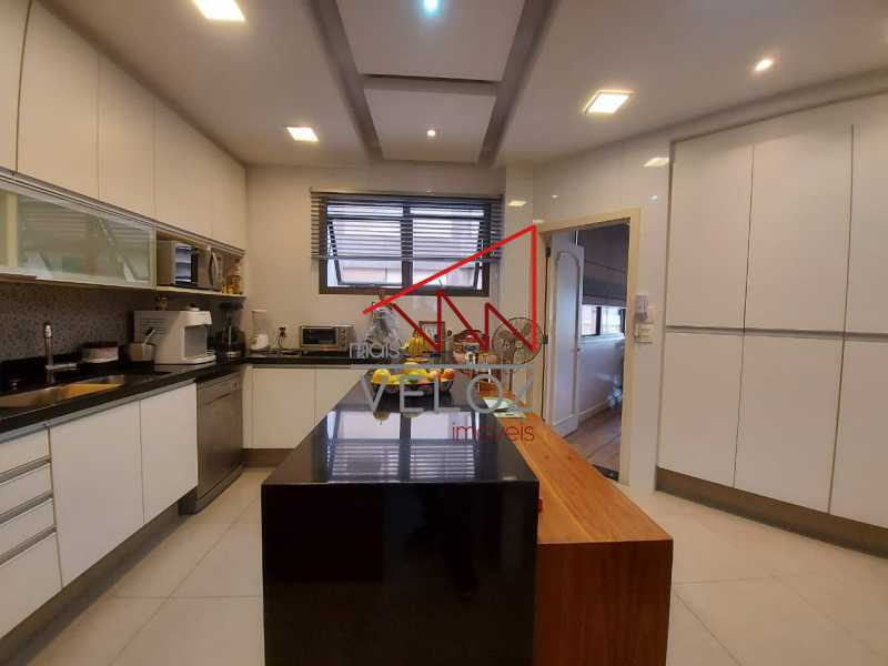 Apartamento à venda com 4 quartos, 232m² - Foto 18