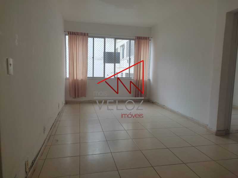 Apartamento à venda com 3 quartos, 85m² - Foto 2