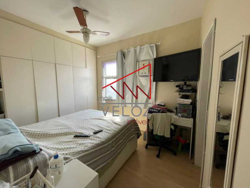 Apartamento à venda com 2 quartos, 75m² - Foto 11