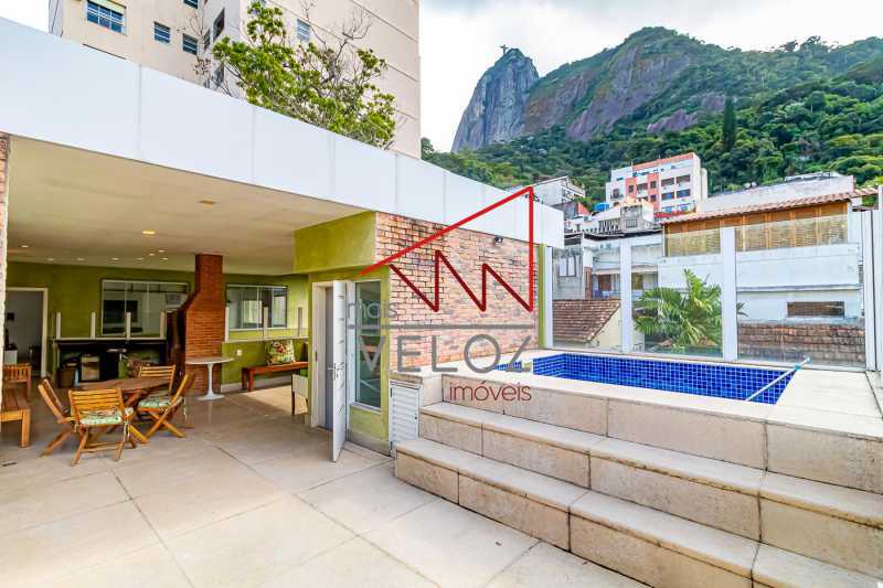 Casa de Vila à venda com 6 quartos, 595m² - Foto 1