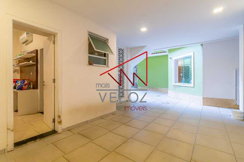 Casa de Vila à venda com 6 quartos, 595m² - Foto 19