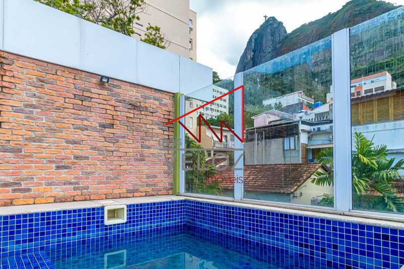 Casa de Vila à venda com 6 quartos, 595m² - Foto 2