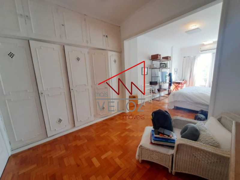 Apartamento à venda com 4 quartos, 219m² - Foto 7