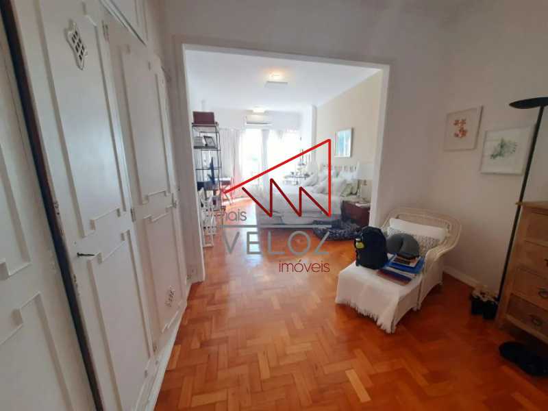 Apartamento à venda com 4 quartos, 219m² - Foto 9