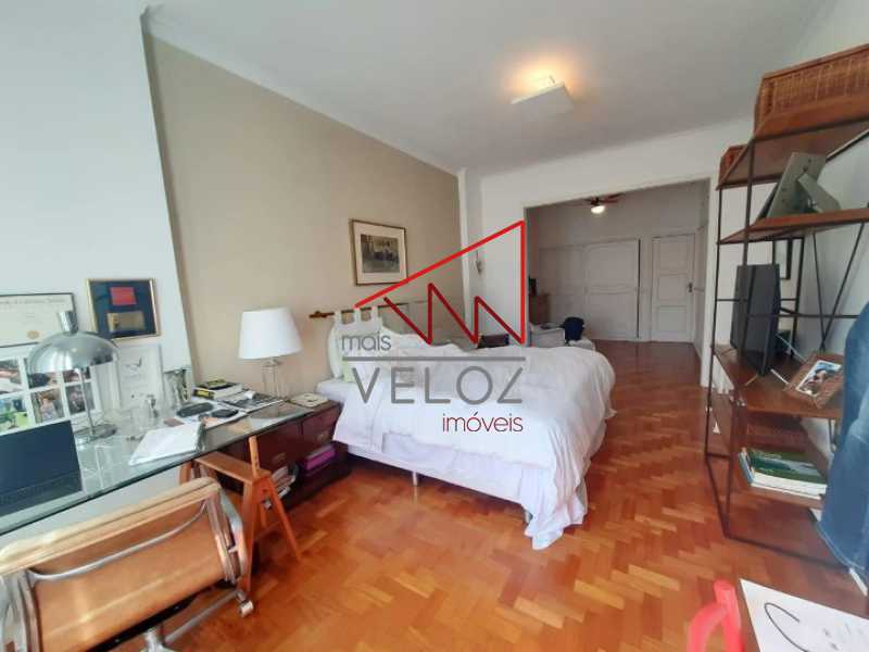 Apartamento à venda com 4 quartos, 219m² - Foto 10