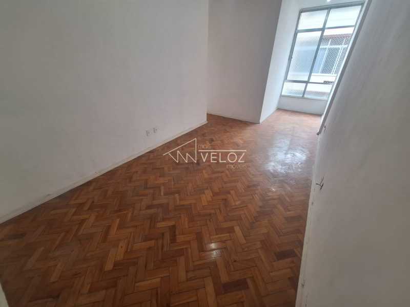 Apartamento à venda com 2 quartos, 64m² - Foto 4