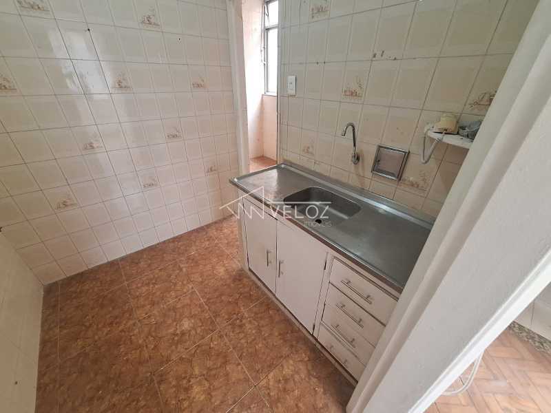 Apartamento à venda com 2 quartos, 64m² - Foto 14