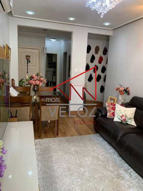 Apartamento à venda com 2 quartos, 77m² - Foto 3