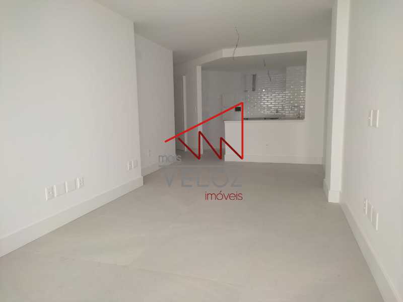 Apartamento à venda com 2 quartos, 72m² - Foto 25