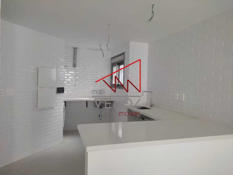 Apartamento à venda com 2 quartos, 72m² - Foto 28