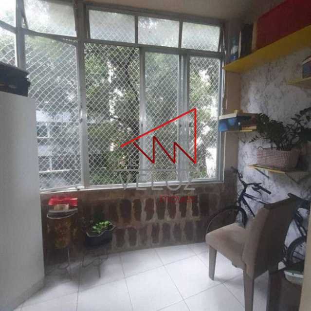 Apartamento à venda com 2 quartos, 81m² - Foto 2