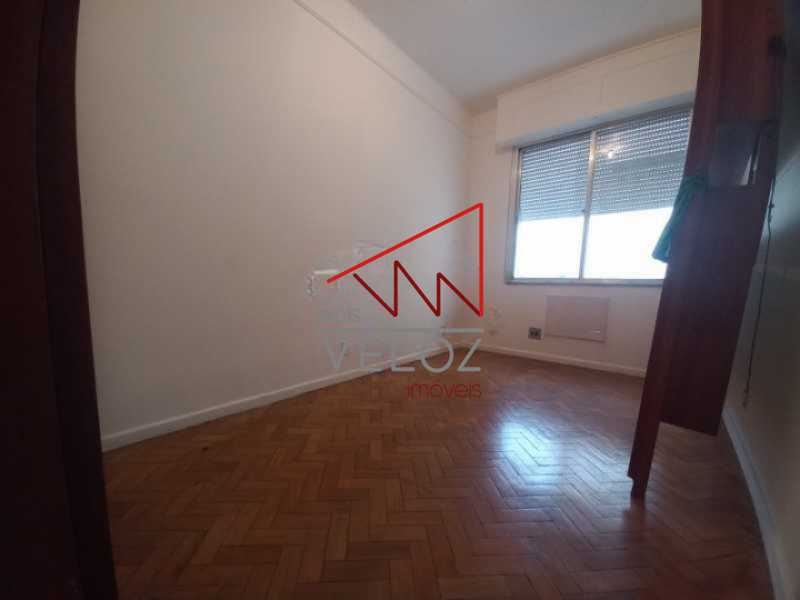 Apartamento à venda com 2 quartos, 64m² - Foto 12