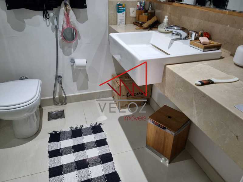 Apartamento à venda com 2 quartos, 100m² - Foto 11