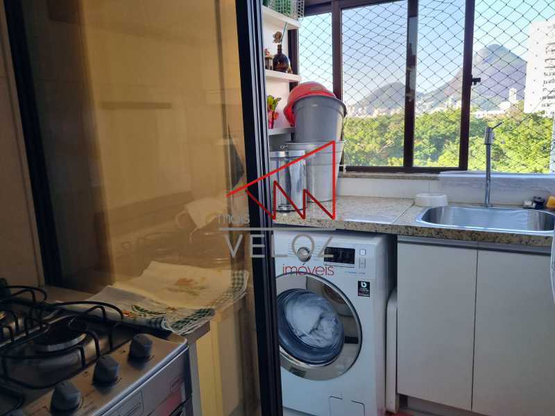 Apartamento à venda com 2 quartos, 100m² - Foto 27