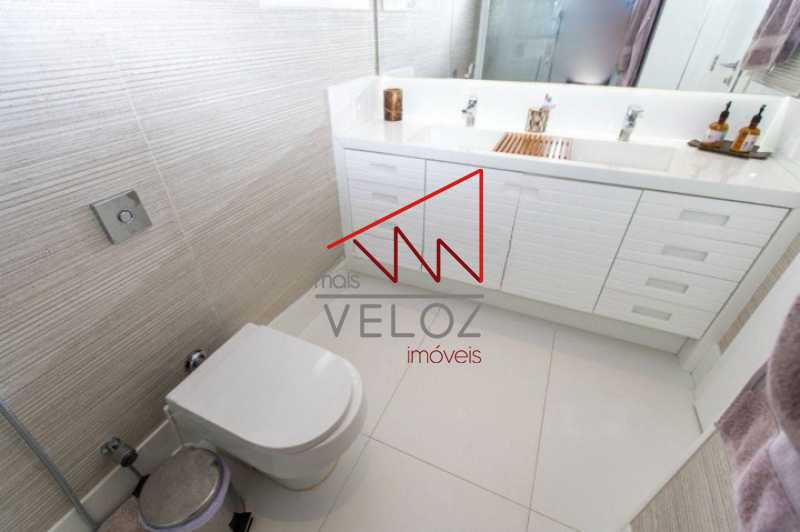 Apartamento à venda com 4 quartos, 240m² - Foto 6