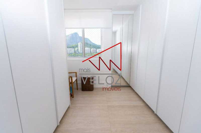 Apartamento à venda com 4 quartos, 240m² - Foto 11