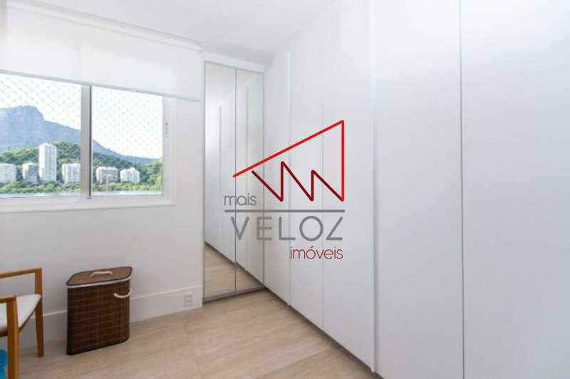 Apartamento à venda com 4 quartos, 240m² - Foto 18