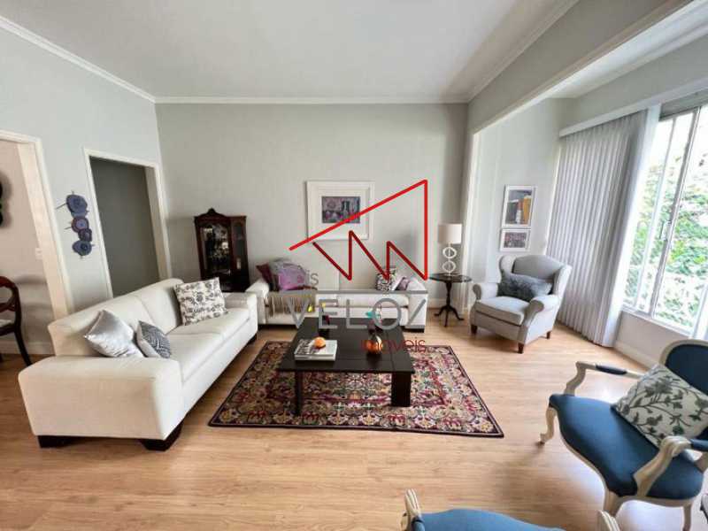 Apartamento à venda com 3 quartos, 130m² - Foto 1