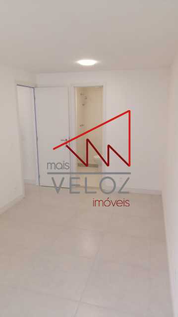 Apartamento à venda com 2 quartos, 78m² - Foto 23