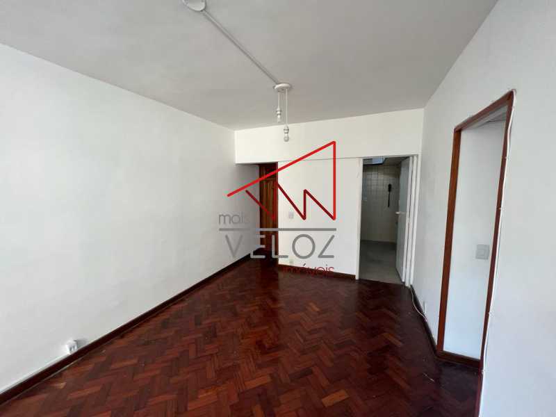 Apartamento à venda com 2 quartos, 66m² - Foto 3