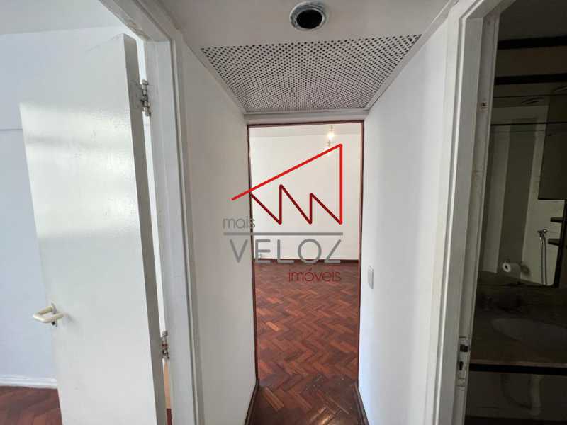 Apartamento à venda com 2 quartos, 66m² - Foto 8