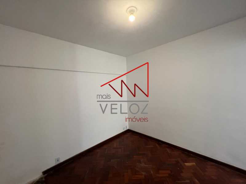 Apartamento à venda com 2 quartos, 66m² - Foto 11