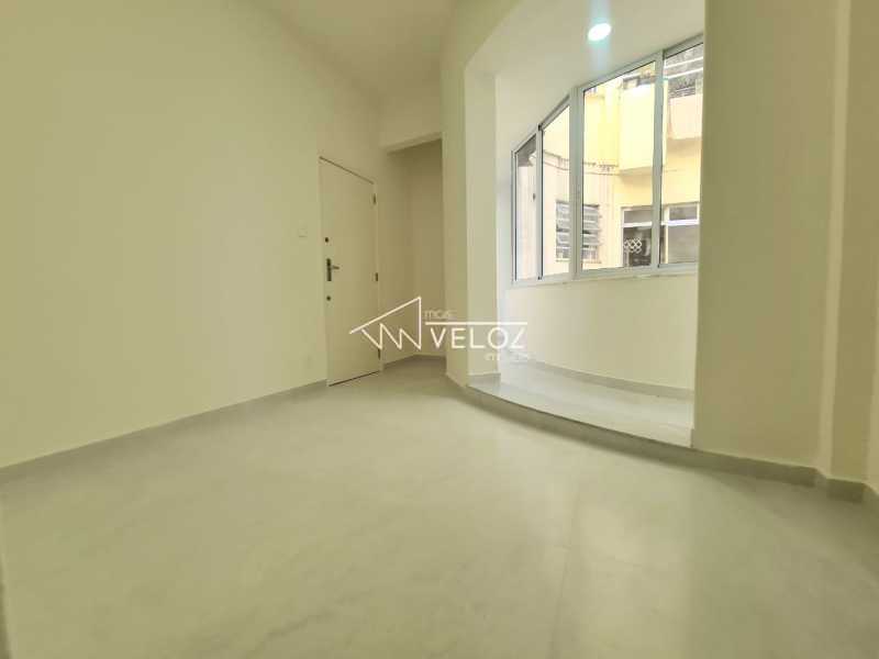 Apartamento à venda com 1 quarto, 40m² - Foto 1