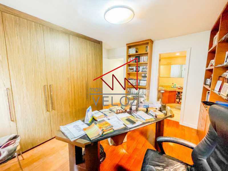 Apartamento à venda com 3 quartos, 256m² - Foto 22