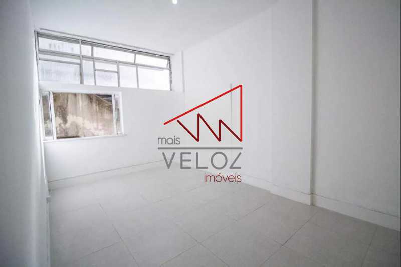 Apartamento à venda com 1 quarto, 50m² - Foto 13