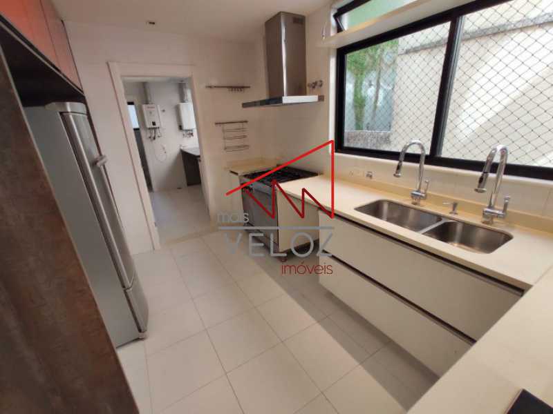 Apartamento à venda com 4 quartos, 260m² - Foto 18