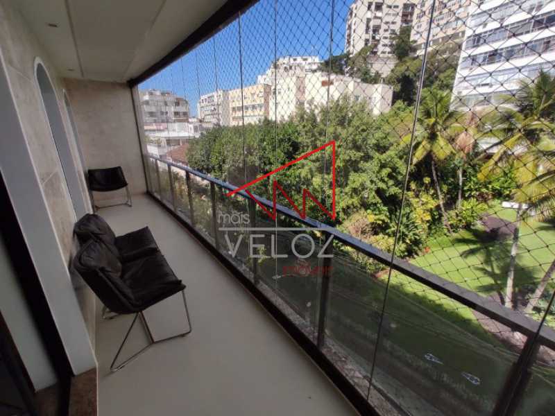 Apartamento à venda com 4 quartos, 260m² - Foto 3